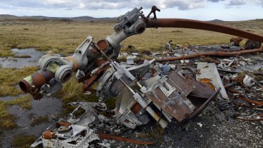 Ганайският министър на отбраната Едуард Омане Боама и министърът на