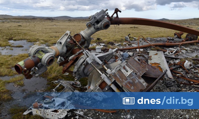 Ганайският министър на отбраната Едуард Омане Боама и министърът на