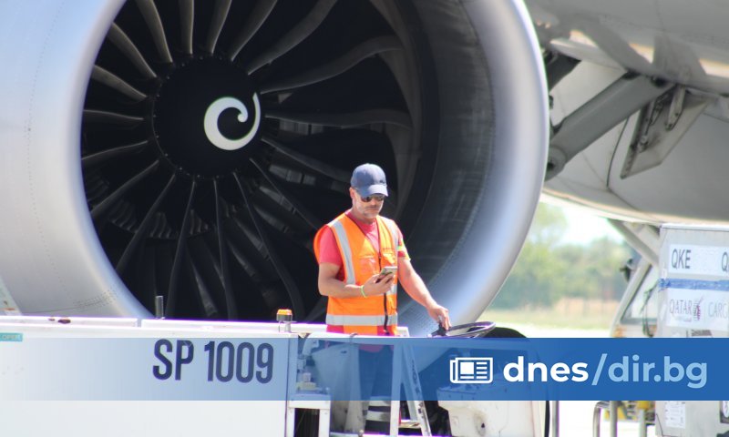 Виж още Запис от разбилия се Боинг 787 в Индия: