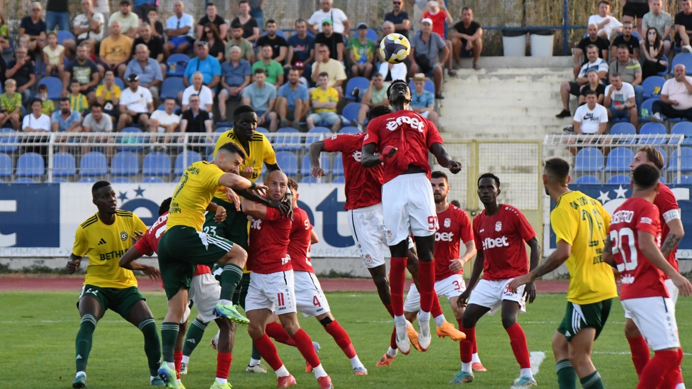 Две нули в Бистрица: ЦСКА 1948 спънат от последния в класацията