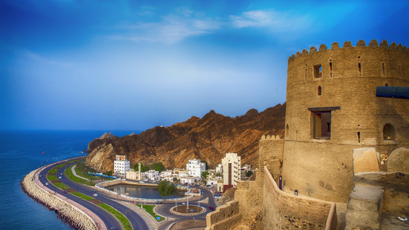 Приключения в Оман: Тайните на дивната пустош