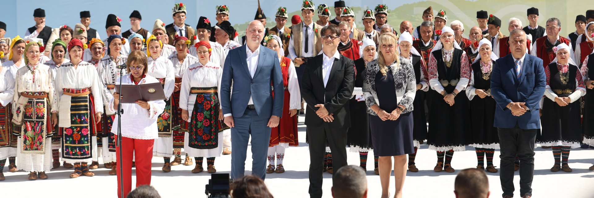 Копривщица 2025: С песен, танц, слово, облекло ние показваме духа на българина (снимки)