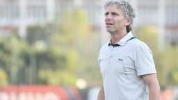 Първата треньорска оставка в първенството ни дойде след четири кръга
