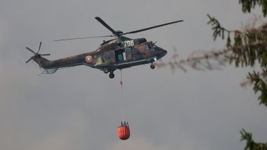 Два военни хеликоптера и два самолета от Швеция участват в