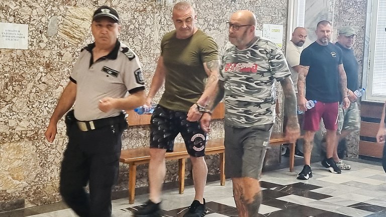 Домашен арест вместо задържане под стража за петима от "Хелс Ейнджълс"