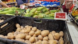 Цените вървят нагоре, месечната и годишната инфлация се ускоряват