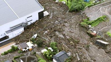 Японските власти призоваха днес няколко милиона души да се евакуират