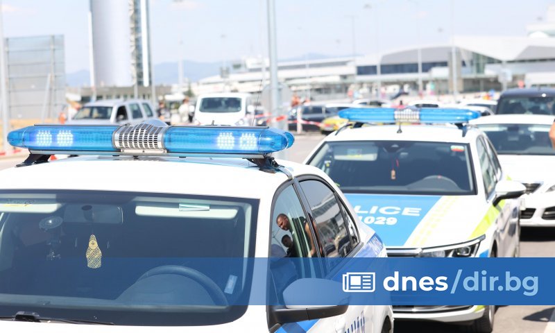 Един човек е задържан, а друг е в болница след