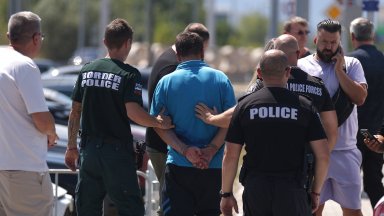 След гонка край столичното летище арестуваха мъж, опитал да открадне бус със стока (снимки)