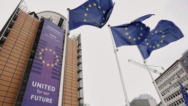 Украйна и нейните поддръжници в Европа настояват че САЩ и