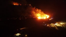 Пожарът край Сунгурларе още бушува, евакуираха хората от с. Скала (снимки/видео)