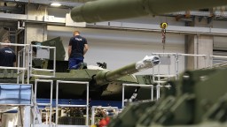 Оръжейните заводи в Европа се разрастват три пъти по-бързо от обичайното