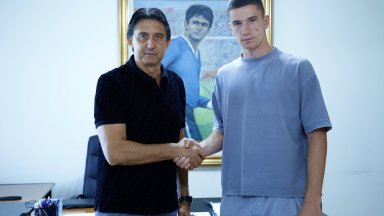 "Левски" подписа професионален договор със свой юноша