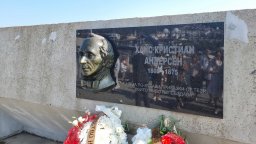 Откриха първи паметник на Андерсен в България