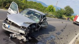 Три жертви и трима ранени при две катастрофи, станали за часове