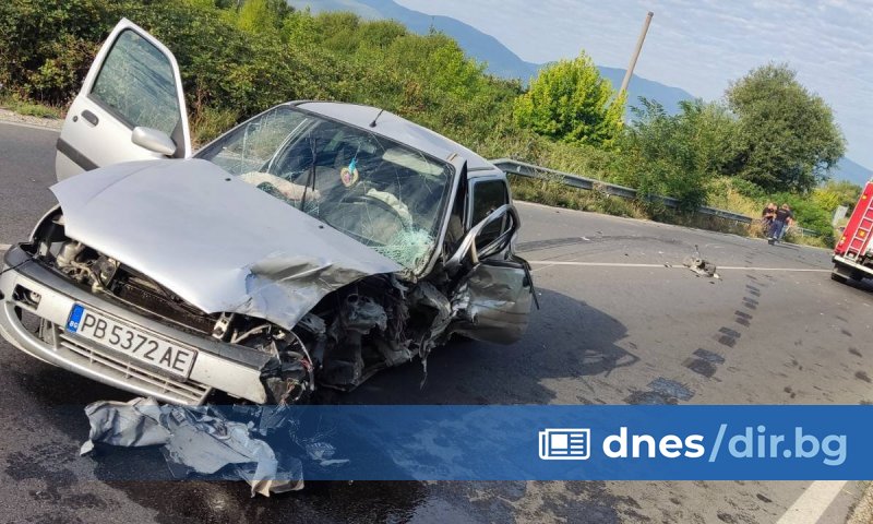 Трима млади мъже загинаха, а други трима бяха ранени след две