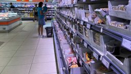 КНСБ алармира за пазарен нонсенс: Във веригите е по-скъпо, отколкото в малките магазинчета