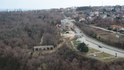 Спират строежа на жилищни сгради във варненския кв. "Галата" заради свлачища и изсечени дървета