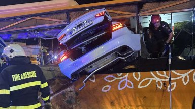 Собственикът на аудито което влезе през прозореца на автобус на