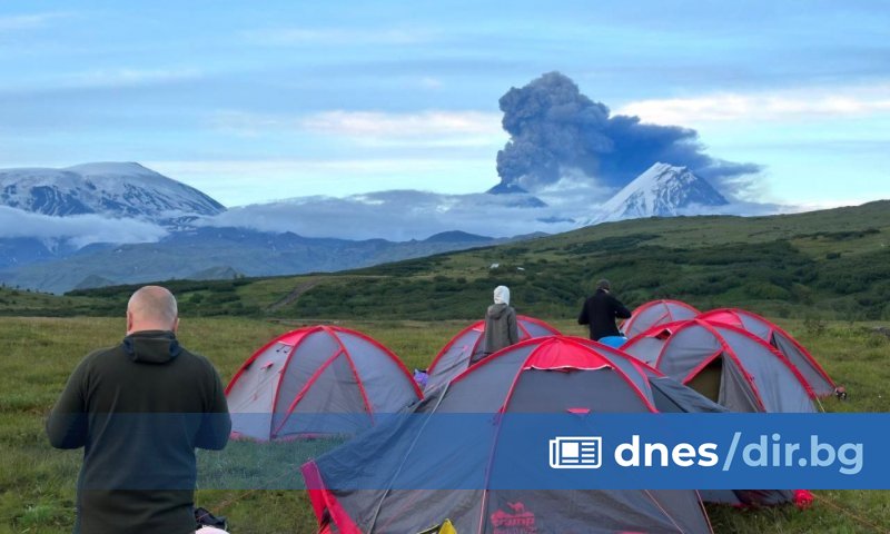 Виж още След труса в Камчатка: Вулкан изригна, цунами удари