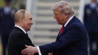 Късно снощи руският президент Владимир Путин проведе телефонен разговор с