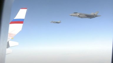 Американски изтребители съпроводиха президентския самолет Ил 96 на Владимир Путин от