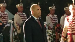 Радев: Правителството трябва да се еманципира от задкулисието, а не да го легитимира 