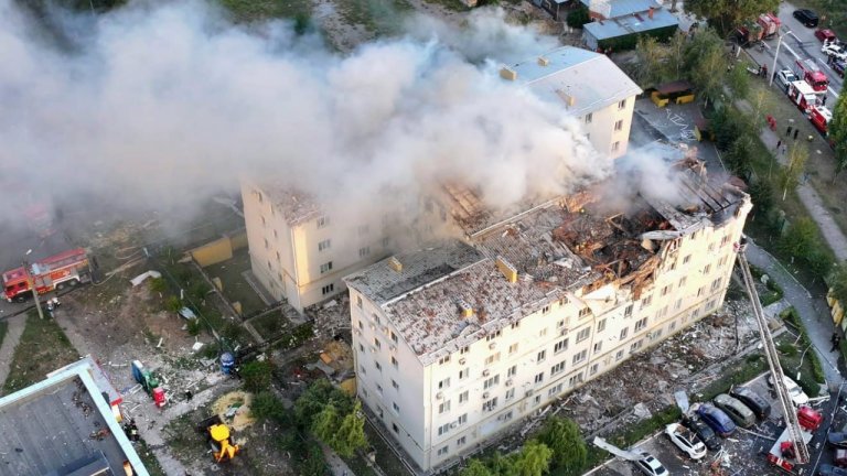Зеленски пристигна във Вашингтон на фона на руска атака над Харков