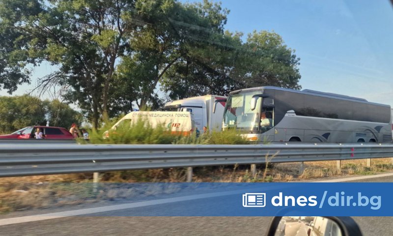 Катастрофа с тирове на в района на Пловдив предизвика километрично