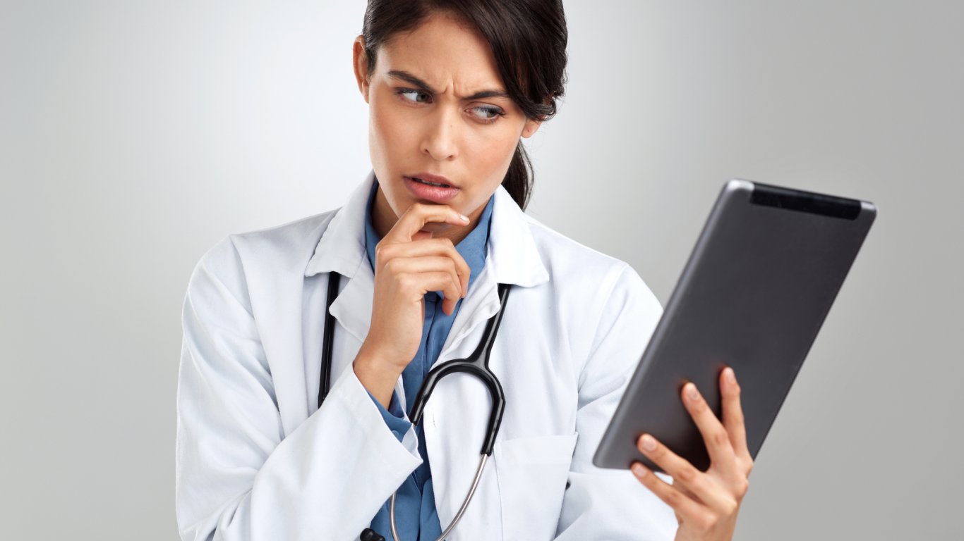 Лекари, използващи изкуствен интелект, бързо губят способността си да откриват рак