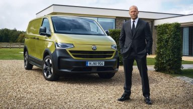 Джейсън Стейтъм ще доставя пратки с новия Volkswagen Transporter