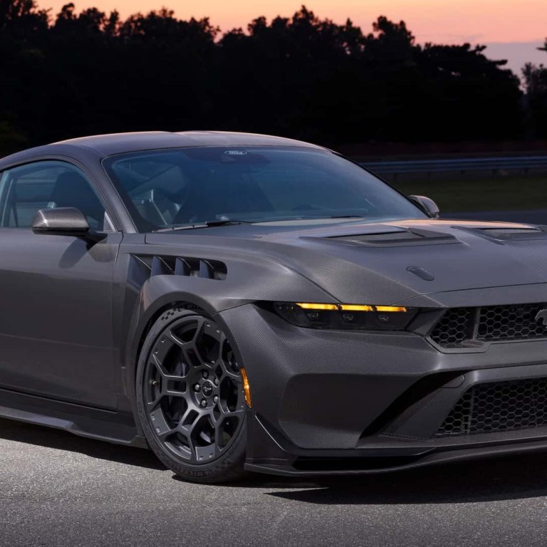 Ford Mustang GTD Liquid Carbon се отказва от боята в полза на карбона
