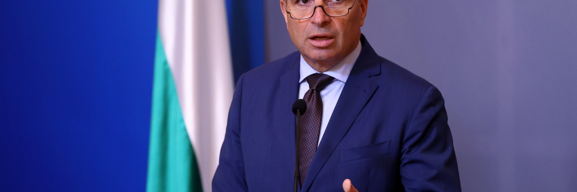 Вицепремиерът Гроздан Караджов: Ryanair изнудва правителствата да не зачитат правилата