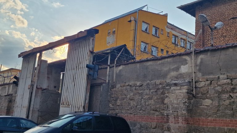 Шефът на Софийския затвор предложил само още един освен Брендо за предсрочно освобождаване