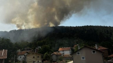 Пламна боровата гора над Сливница, биха църковната камбана, за да известят хората