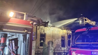 Съдят мъж за палеж на две сгради и убийство на двама души