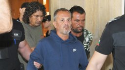 От съда за смъртта на 8-годишния Иван: Прокъсани колани на парашута и изхвърлена рейка в морето