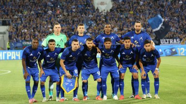 Нашите в Европа: "Левски" - АЗ Алкмаар 0:0, без положения през първата част (на живо)