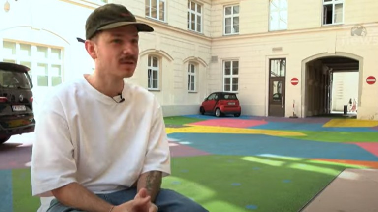 Художникът Йонас Грислер "разхлажда" улиците на Виена с ярки произведения на изкуството
