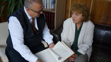 Книги от личната библиотека на бившия кмет на София инж. Иван Иванов бяха дарени на БАН