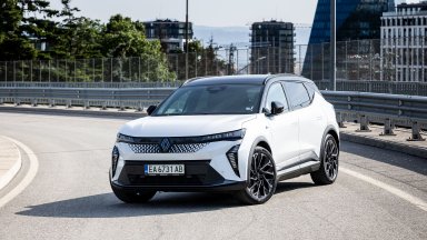 Renault Scenic еволюира в семеен електрически кросоувър (снимки)