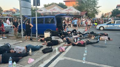 Полицията задържа избягалия шофьор на буса от село Лозенец превозващ