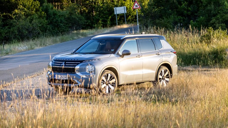 Новото Mitsubishi Outlander влиза смело в премиум сегмента (тест-драйв)