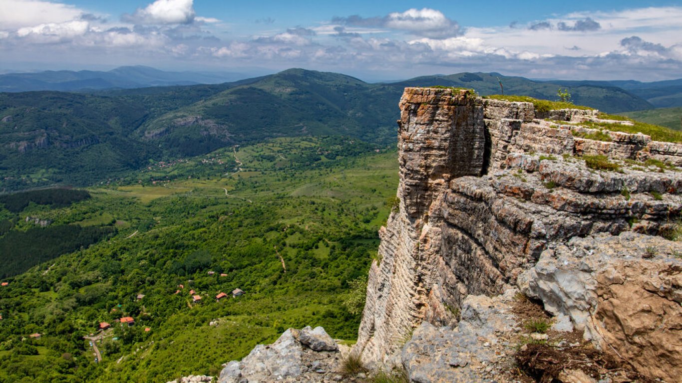 Понор планина - бутиковият бисер, в който да се скиташ с цел