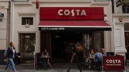 Coca-Cola обмисля продажба на кафе-веригата Costa
