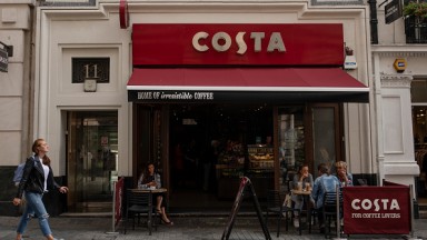 Coca-Cola обмисля продажба на кафе-веригата Costa
