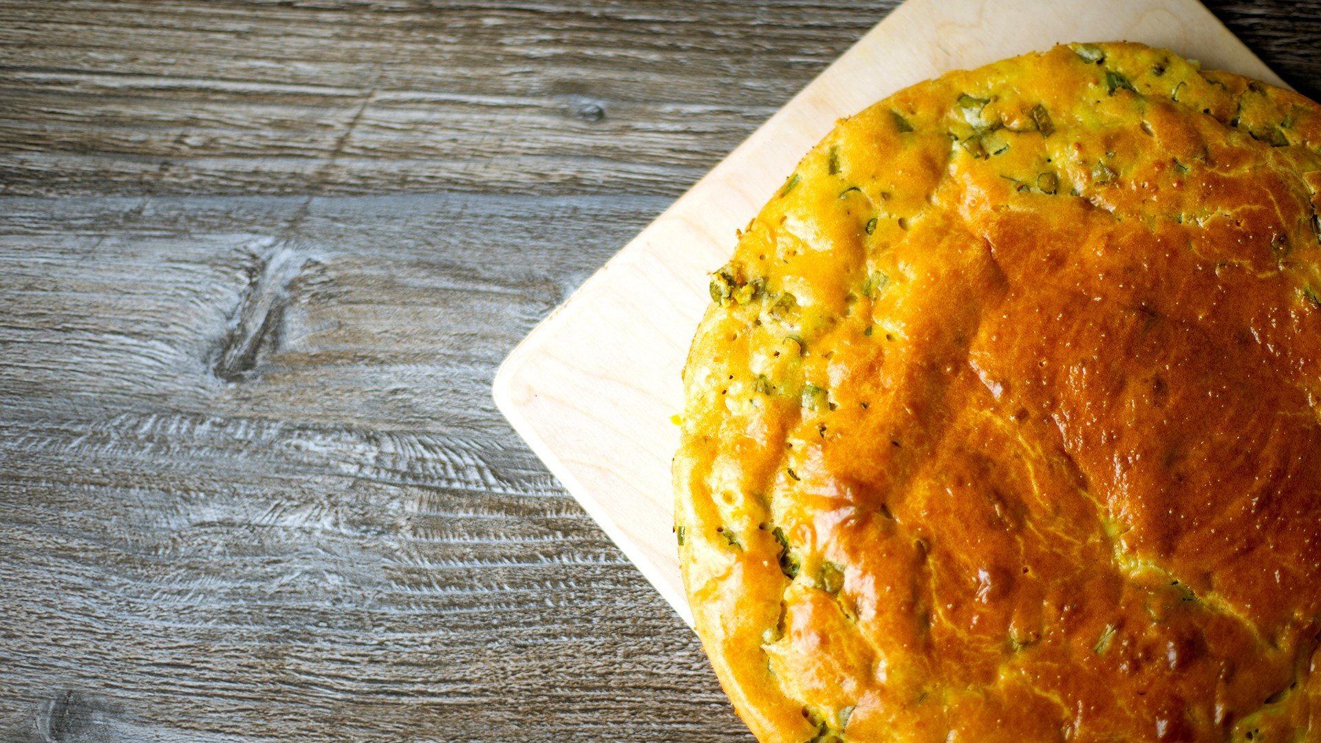 Изкушение от света на печивата: Погача с кашкавал