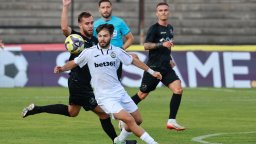Черната серия на "белите" приключи, Славия се отлепи от дъното