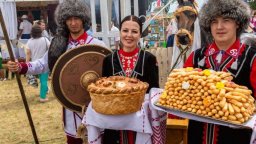 Чак-чак и зур белиш пренасят духа на Волжка България във Варна