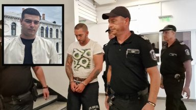 Почернената майка на 23 годишния Никола Киров който на 17 юли